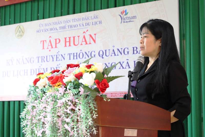 Bà Nguyễn Thụy Phương Hiếu, Phó Giám đốc Sở Văn hóa, Thể thao và Du lịch phát biểu tại lễ khai mạc.